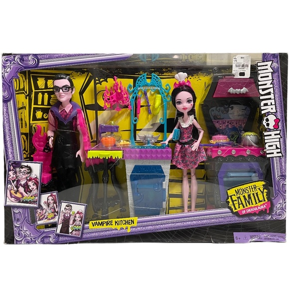 Monster High Vampire Kitchen Monster Family Of Draculara Set Mattel NEW! - Picture 1 of 6